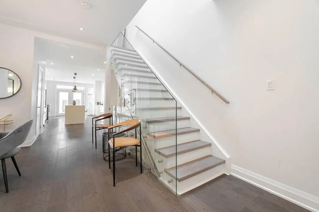 Brand New Luxury 5 Bed Oasis In The Heart Downtown Villa Toronto