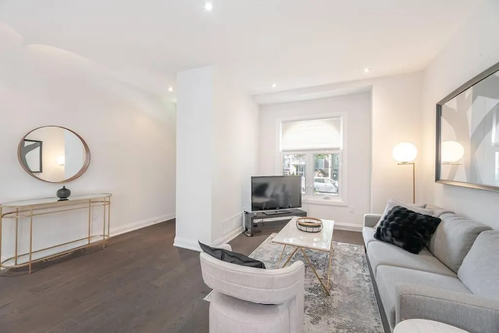 Brand New Luxury 5 Bed Oasis In The Heart Downtown Villa Toronto