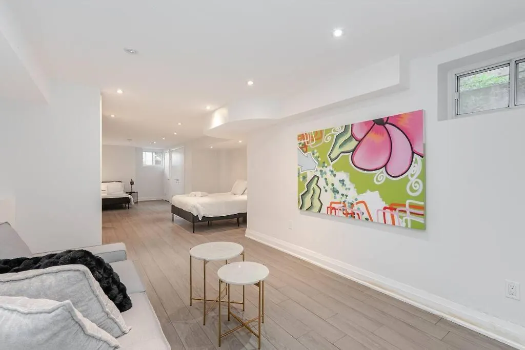 Brand New Luxury 5 Bed Oasis In The Heart Downtown Villa Toronto Canada